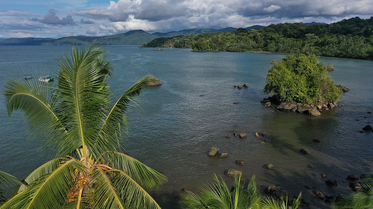 A cozy place in Nuquí, just steps from the beach.